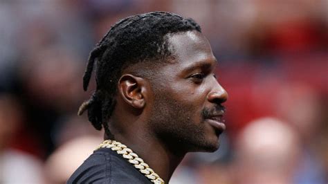 is antonio brown a free agent